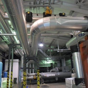 Rashladno postrojenje snage 3,5 MW. (faza II) sa rashladnom mašinom, rashladnim kulama i pumpnom stanicom. Čilerska stanica FCA Kragujevac.