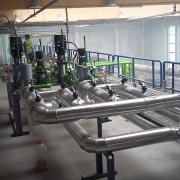 KRONOSPAN, fabrika iverice, Lapovo
Izrada termotehničkih instalacija :
- grejanje,klimatizacija,ventilacija
- komprimovani vazduh
- instalacije tehnologije(hlađenje presa,mešalice,lepkovi itd)  KRONOSPAN, fabrika iverice, Lapovo