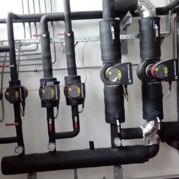 MILANOVIC INZENJERING/SIEMENS, Sobovica,
Termotehničke instalacije Instalacije grejanja, hlađenja novog poslovnog objekta fabrike, fan coil instalacija, podstanica grejanja 2x100kW, Toplotna pumpa 250 kW