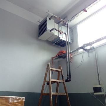 SCGM, Kragujevac.

Proizvodna hala i poslovni deo objekta

Izvođenje mašinskih instalacija – instalacija grejanja - kaskada gasnih kotlova 500kW, podstanica grejanja, kaloriferko grejanje; ventilacija proizvodne hale; grejanje i hlađenje kancelarija “fan coil”-erima, ventilacija kancelarija - rekuperacija…gasna instalacija